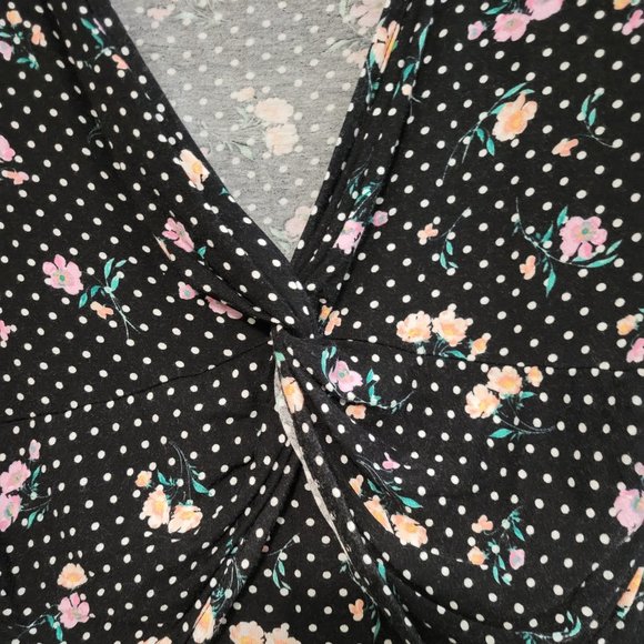 Ultra Flirt batwing blouse size medium - Picture 2 of 5